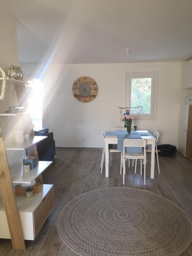 Appartement Proche Mer Avec Terrasse Et Jardin Privatif Hyères Exterior foto